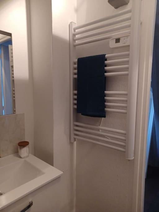 Apartamento Le Citadin Aeroport Beauvais Paris Exterior foto